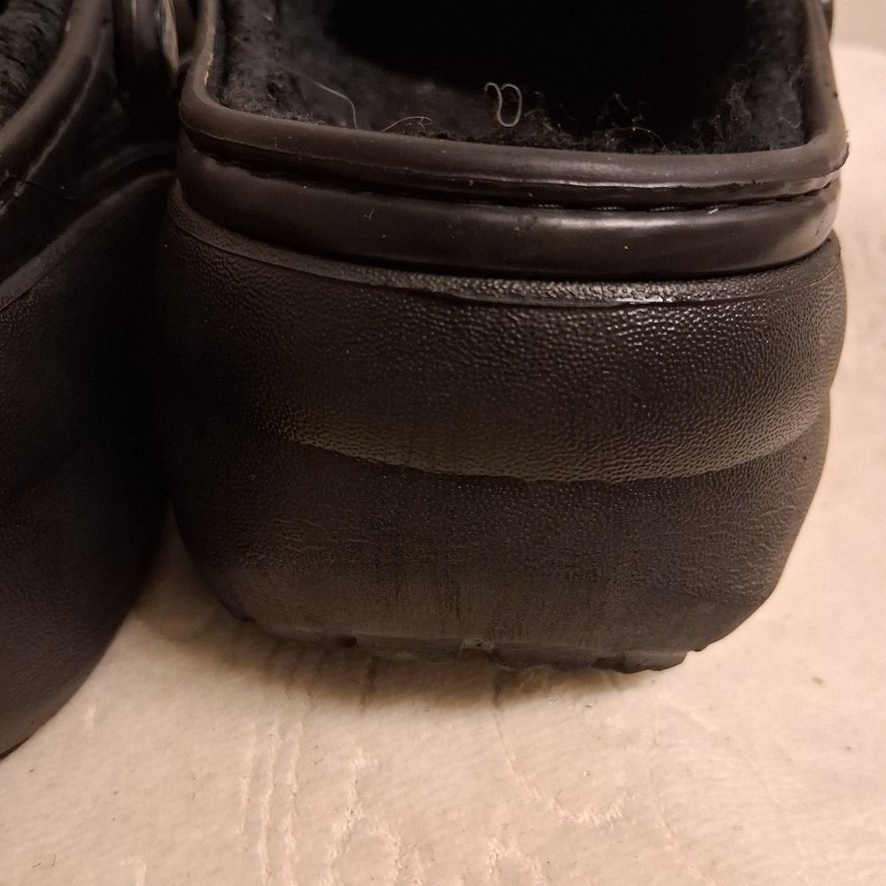 CROCS Black Classic Clogs - Picture 6 of 16